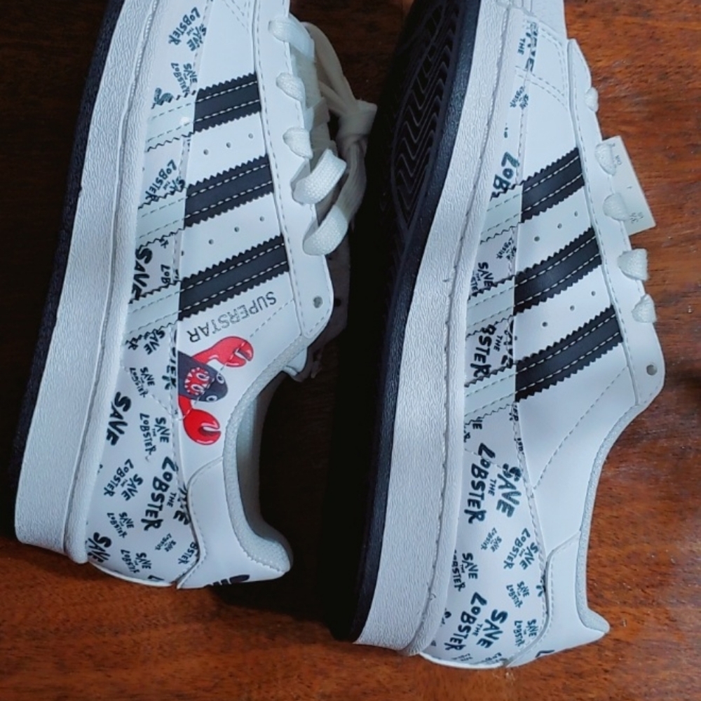 Adidas Save the Lobster 🦞 - Picture 9 of 13